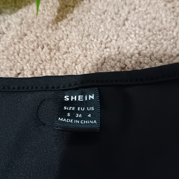 Shein Crop Top Size S in‎ Black - Picture 4 of 7